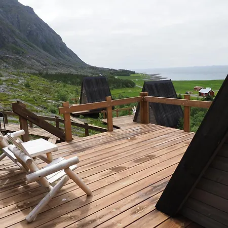 مكان تخييم Base Camp *